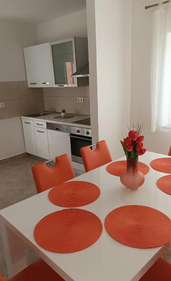 Family Apartments Tomy Пунат Экстерьер фото