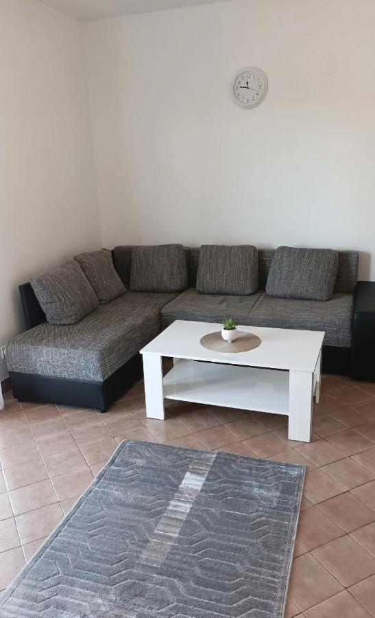 Family Apartments Tomy Пунат Экстерьер фото